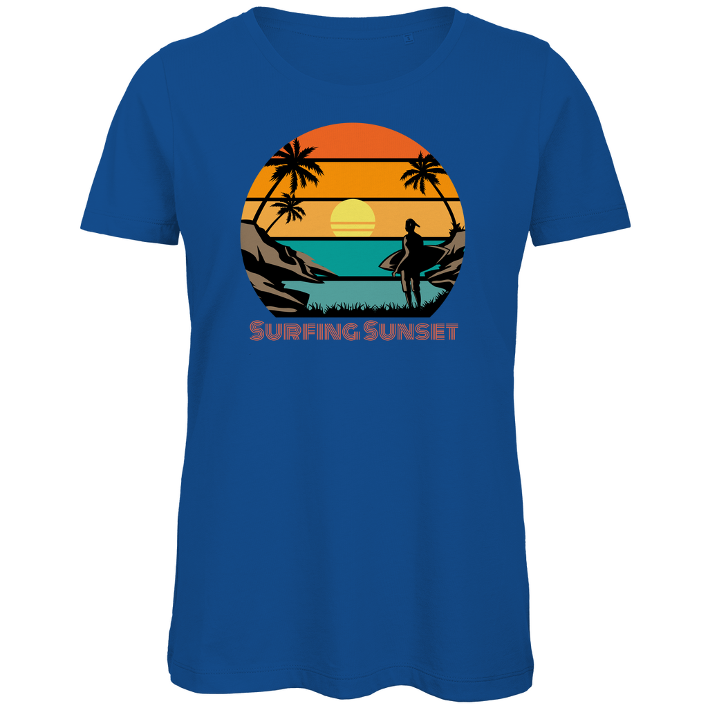 Surfing Sunset Vibes Shirt: Spür die Abendstimmung am Meer