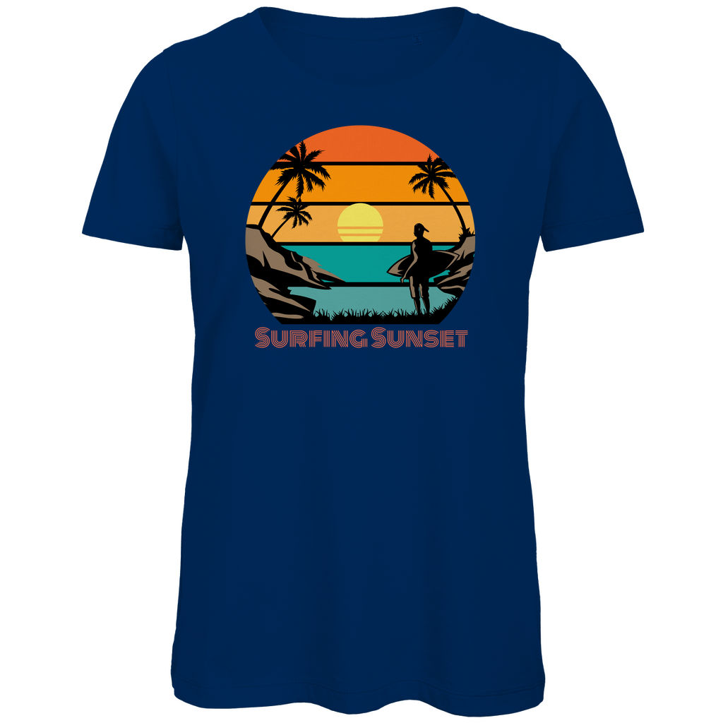 Surfing Sunset Vibes Shirt: Spür die Abendstimmung am Meer