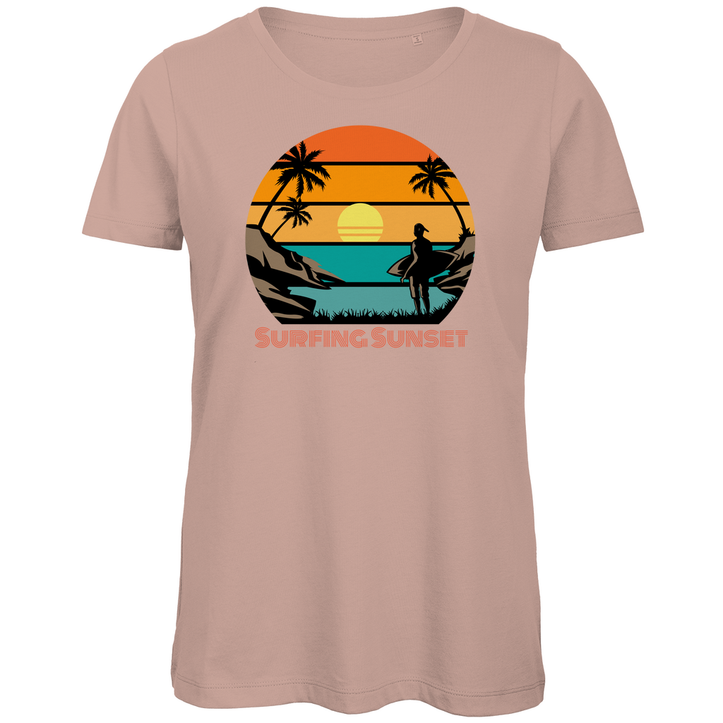 Surfing Sunset Vibes Shirt: Spür die Abendstimmung am Meer