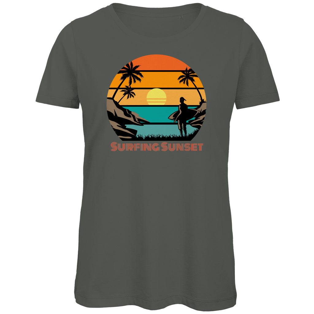 Surfing Sunset Vibes Shirt: Spür die Abendstimmung am Meer
