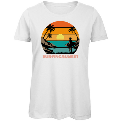 Surfing Sunset Vibes Shirt: Spür die Abendstimmung am Meer